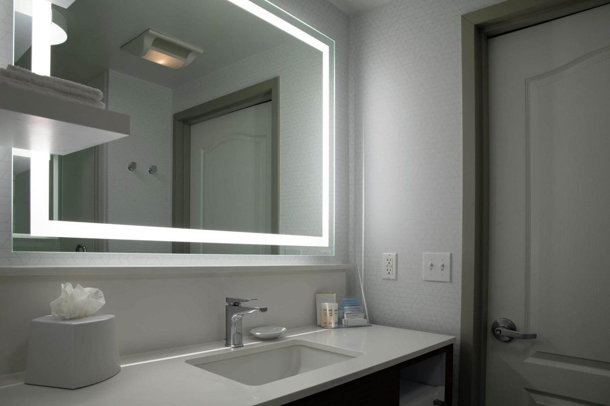 Hampton Inn & Suites Sherman Oaks Los Angeles Extérieur photo